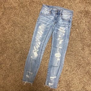 American Eagle Cropped Distressed Jegging
